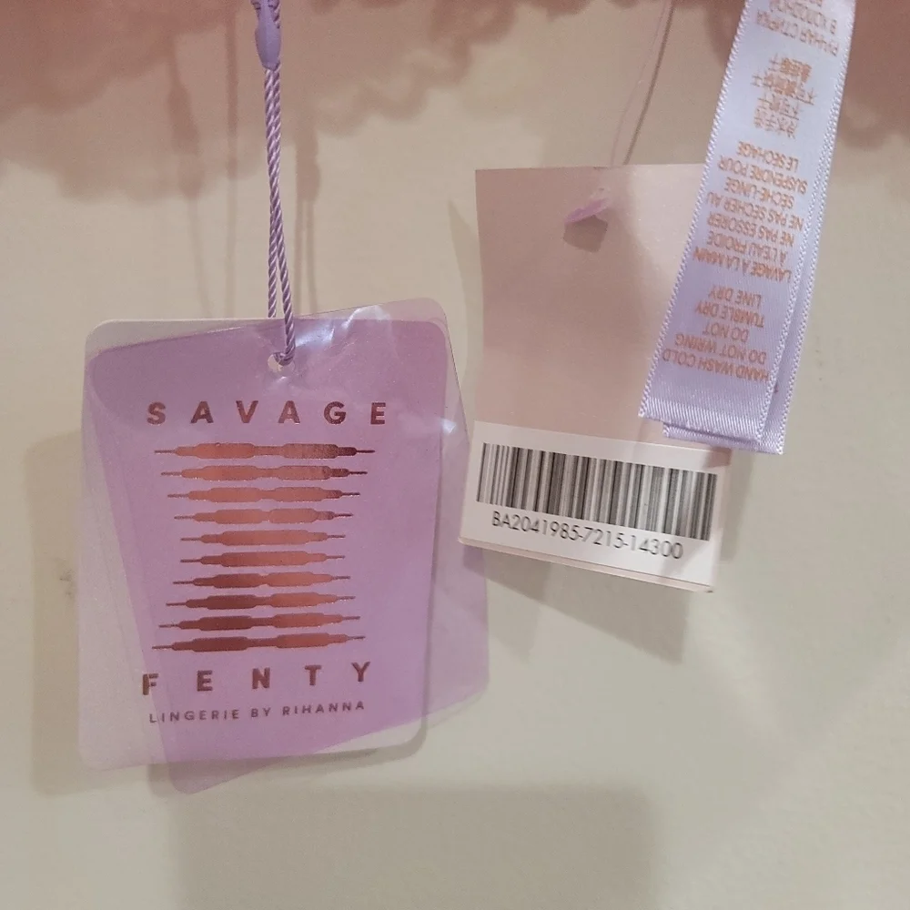 Sz 38B NWT Pink Rihanna Savage X Fenty Floral Lace Balconette